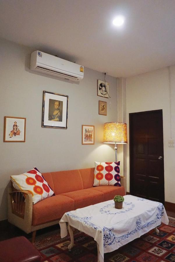 Manee Guesthouse And Record บ้านมานี Chiang Mai Ngoại thất bức ảnh