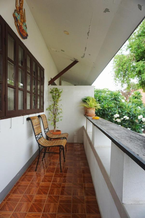 Manee Guesthouse And Record บ้านมานี Chiang Mai Ngoại thất bức ảnh