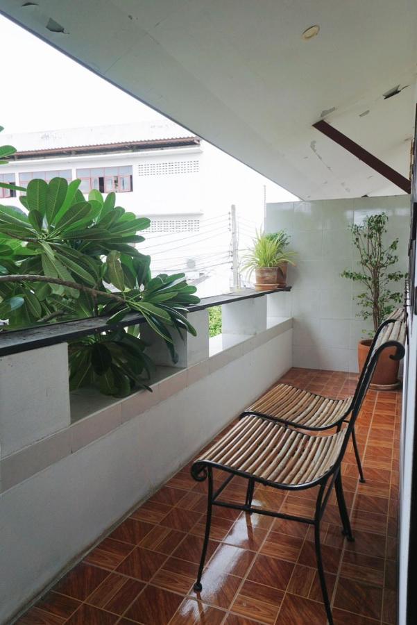 Manee Guesthouse And Record บ้านมานี Chiang Mai Ngoại thất bức ảnh