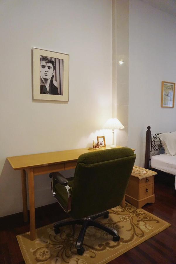 Manee Guesthouse And Record บ้านมานี Chiang Mai Ngoại thất bức ảnh