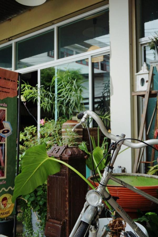 Manee Guesthouse And Record บ้านมานี Chiang Mai Ngoại thất bức ảnh