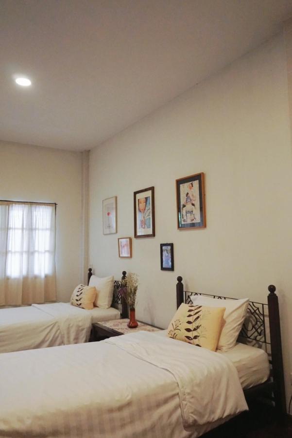 Manee Guesthouse And Record บ้านมานี Chiang Mai Ngoại thất bức ảnh