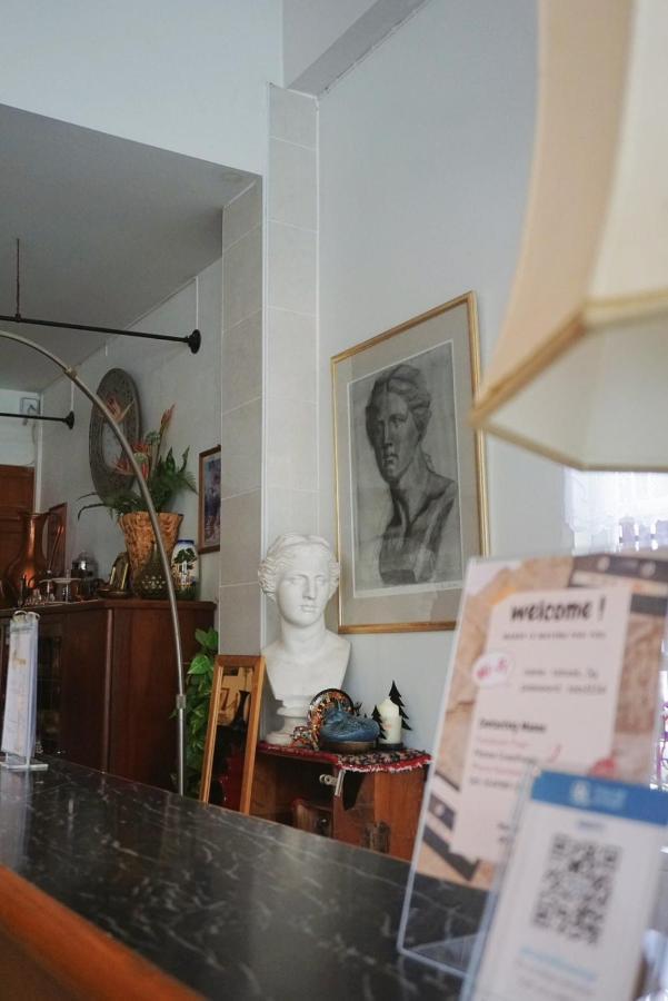 Manee Guesthouse And Record บ้านมานี Chiang Mai Ngoại thất bức ảnh