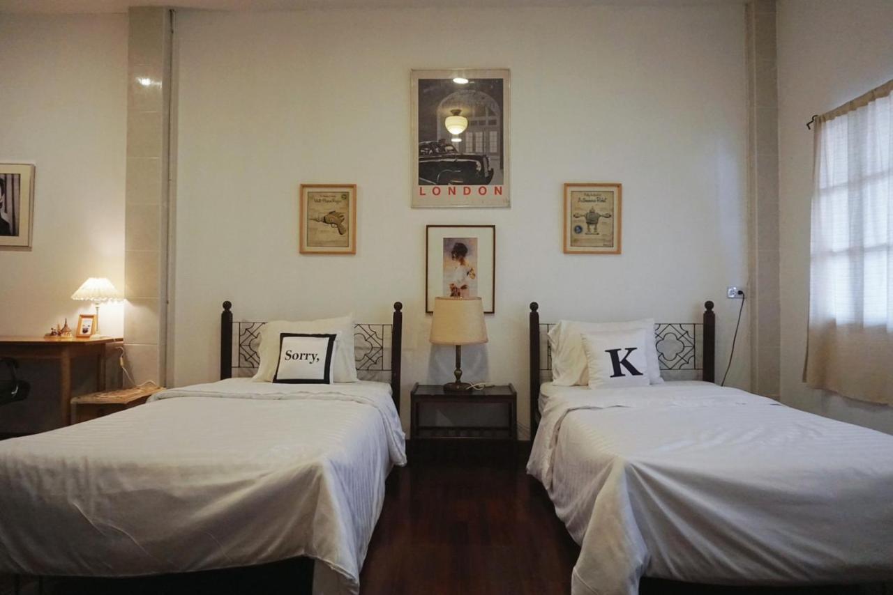 Manee Guesthouse And Record บ้านมานี Chiang Mai Ngoại thất bức ảnh